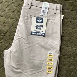 Men’s Dockers Signature Khakis
